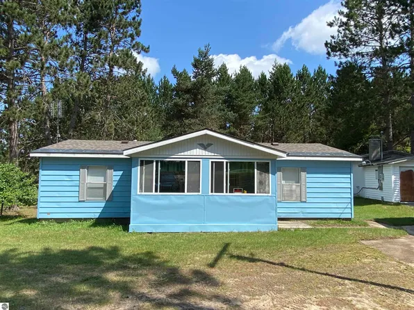 7929 E 10th Rd, Manton, MI 49663