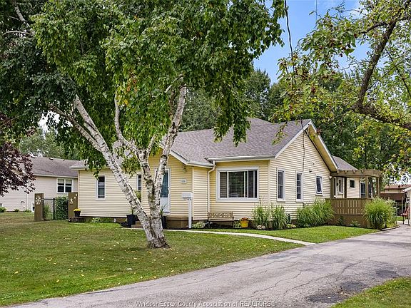 3rd image of 1233 Croydon Rd