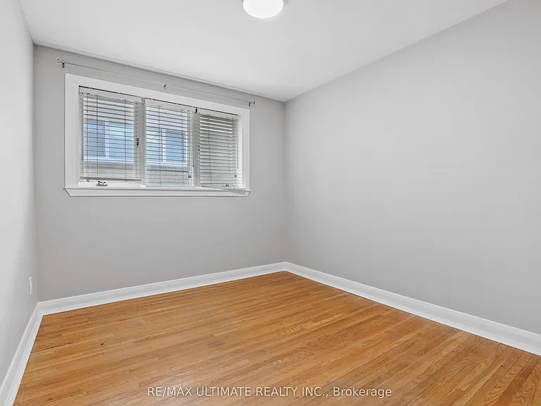 121 Elvaston Dr — Photo 12
