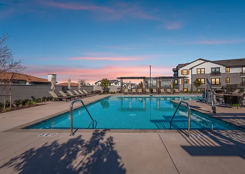 Crescent Apartments Photo 1