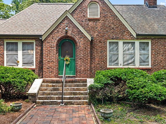 2nd image of 3903 Stone Cir