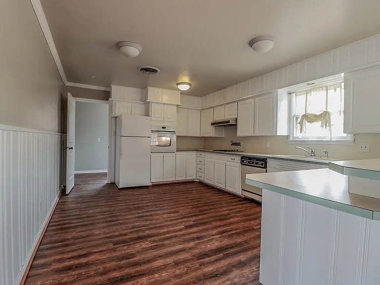 4906 17th Pl — Photo 3