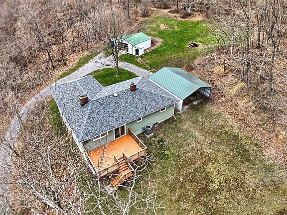 5th image of 124 Middle Rd