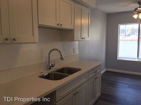 5th image of 1537 Centinela Ave APT 03
