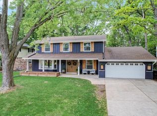 4451 N 110th St, Wauwatosa, WI 53225
