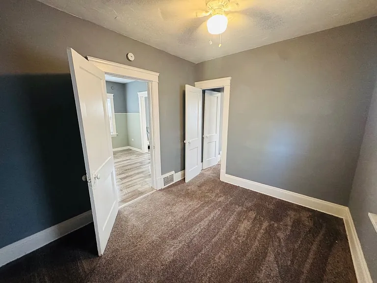 10004 Mt Auburn Ave — Photo 62