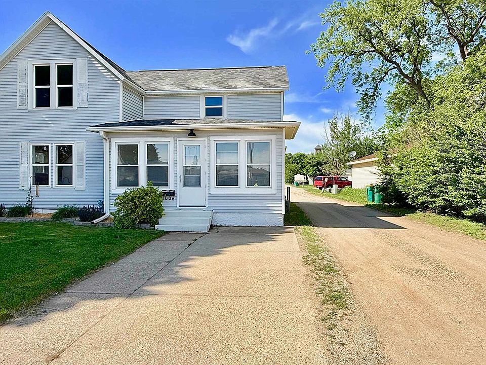 1st image of 1006 11th St