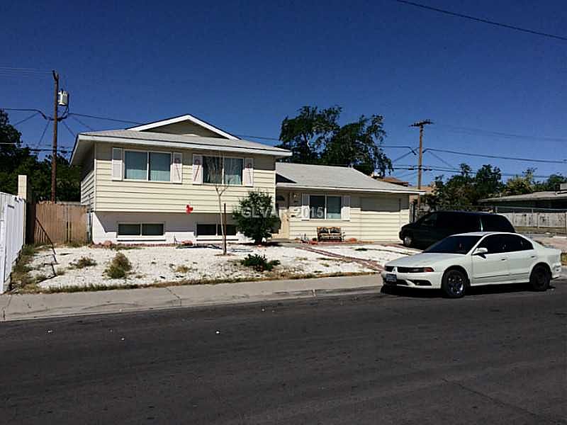 1st image of 301 N Crestline Dr