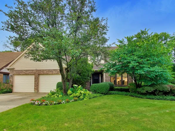 905 Villas Ct, Highland Park, IL 60035
