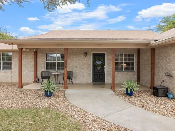 808 Avenue C, Fredericksburg, TX 78624