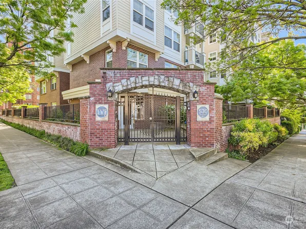 530 4th Avenue W #303, Seattle, WA 98119