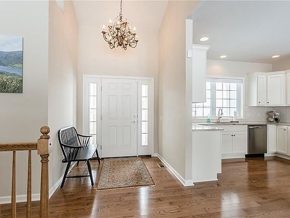 3rd image of 5220 Whitecliff Dr