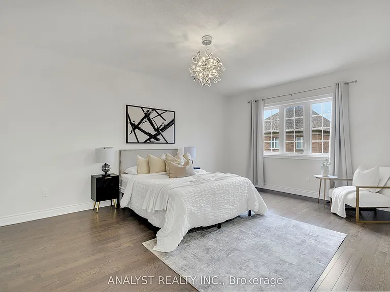 61 Ross Vennare Cres — Photo 25