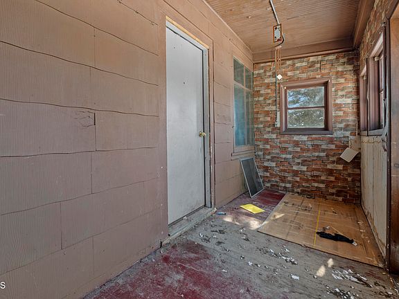2nd image of 310 4th Ave NE