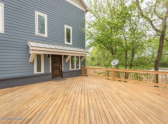 Front deck
