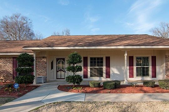 1st image of 109 Claudia Cir