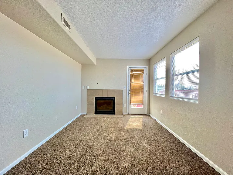 960 S Dawson Way #20 — Photo 3
