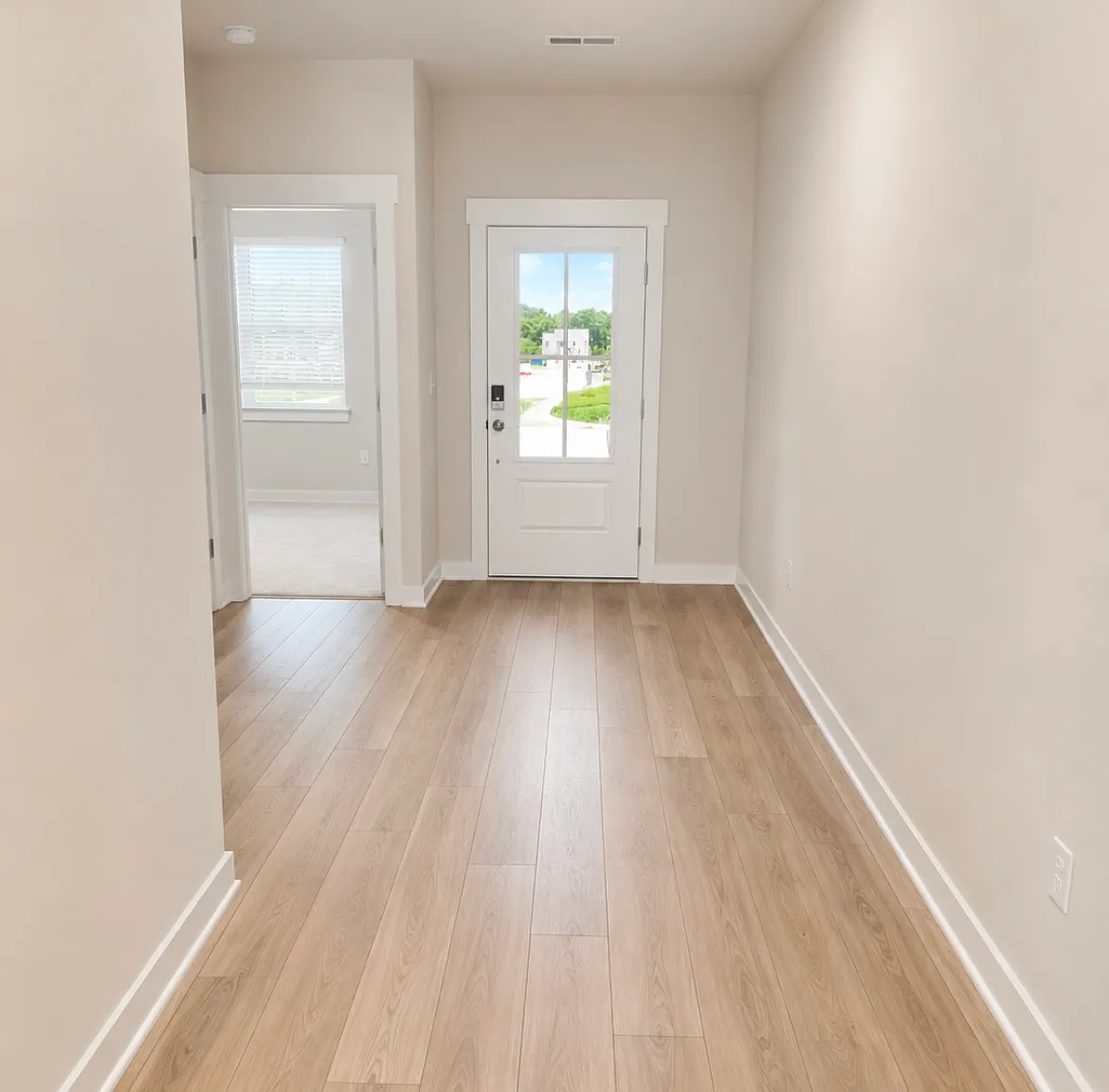 3 bed, 1800 sqft, $2,200 — Photo 2