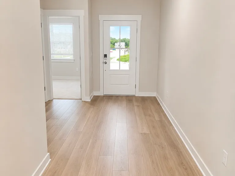 1013 Nature Ln — Photo 2