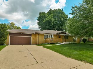 2145 Stornway Dr, Rockford, IL 61107