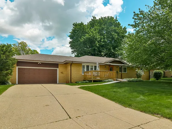 2145 Stornway Dr, Rockford, IL 61107