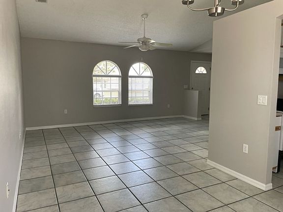 3rd image of 2830 Ascot Ln