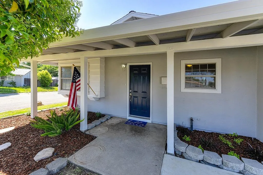 6350 Outlook Dr photo 1