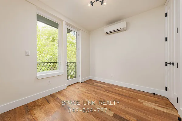 Rented by Space Link Realty | media 9