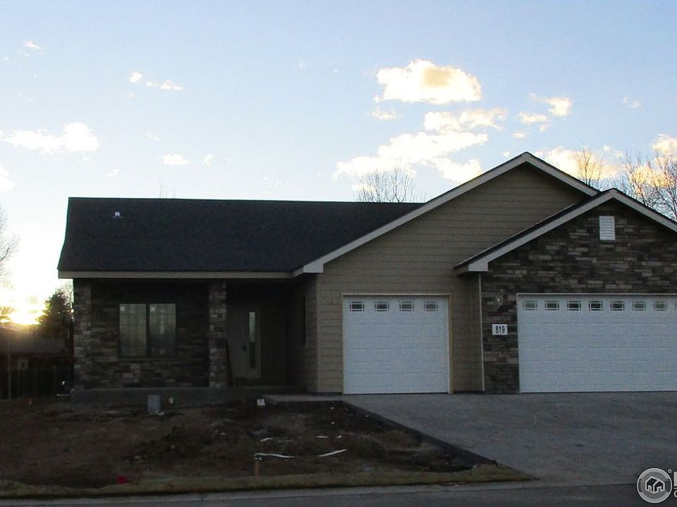 2nd image of 819 Imperial Ct