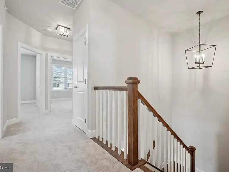212 Foxhedge Rd — Photo 19