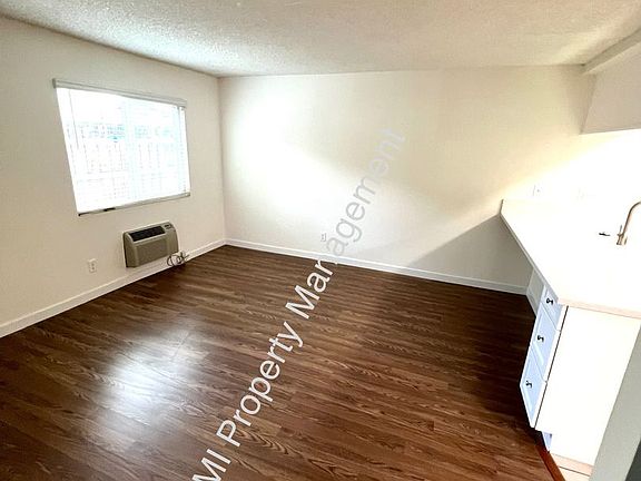 4th image of 4437 Rosebud Ln APT 5