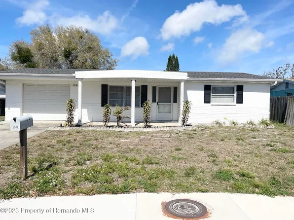 3041 Atlantis Dr, Holiday, FL 34691