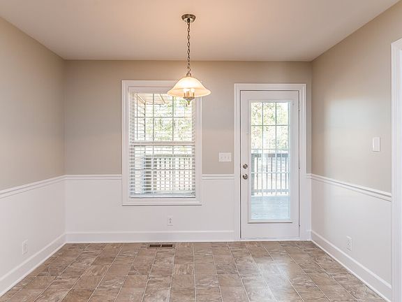 5th image of 220 Gatewood Dr