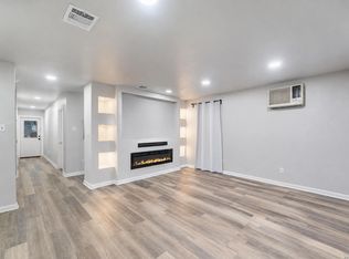 1403 Meadow Gln, Adkins, TX 78101