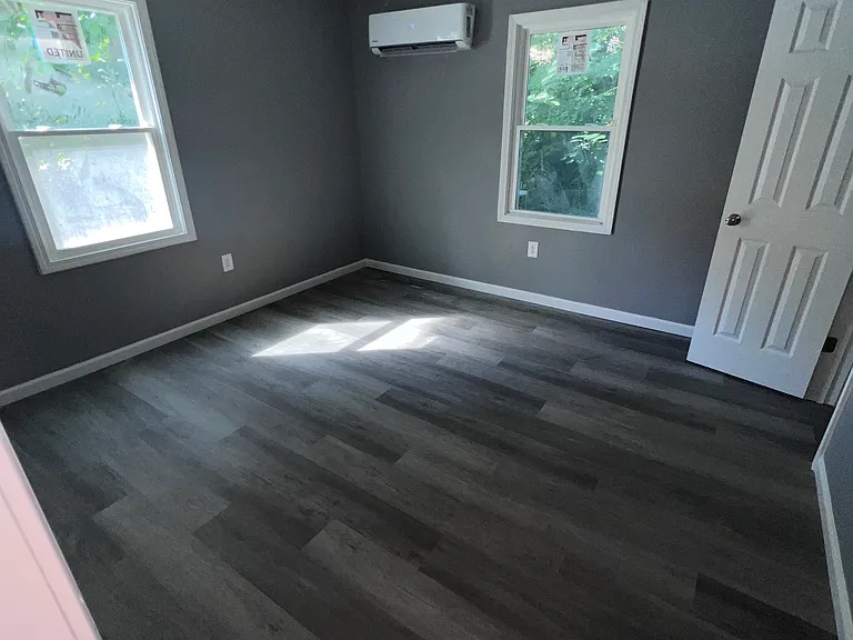 1302 Sharpe St — Photo 8