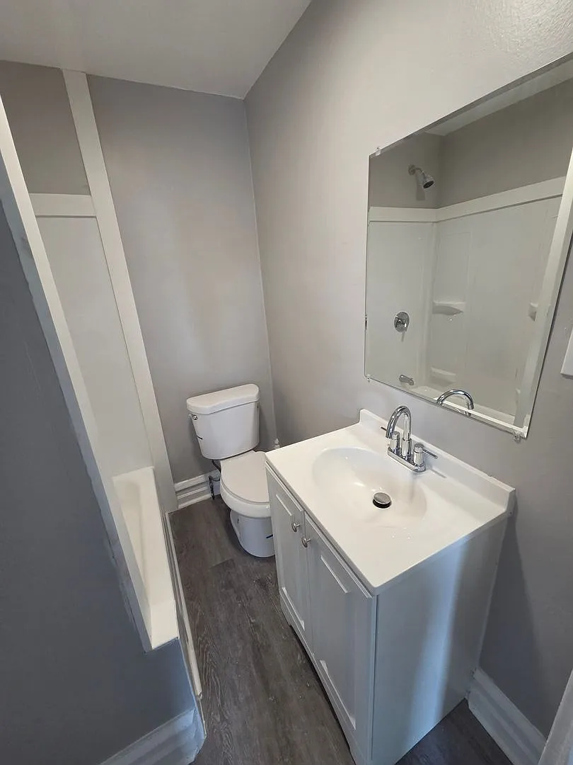 926-928 W. Walnut Street — Photo 4