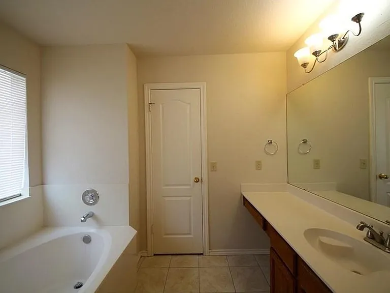 1204 Stepp Bnd — Photo 11