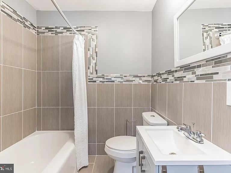 215 W Gloucester Pike — Photo 21