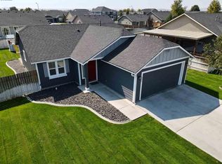 6406 Pacific Pines Dr, Pasco, WA 99301