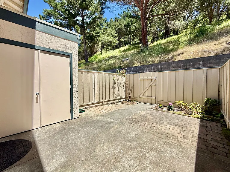 1254 Terra Nova Blvd — Photo 27