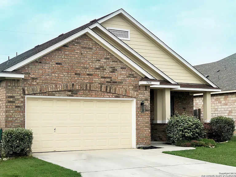 7315 Elizabeth Way — Photo 2
