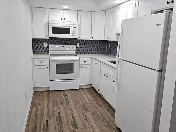 4th image of 2135 Virginia Ave APT 7