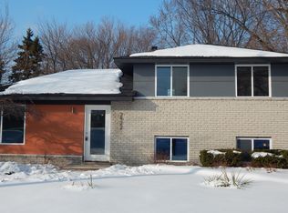 2922 Starr Rd, Royal Oak, MI 48073