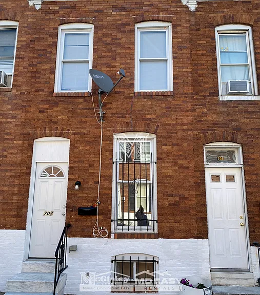 799 N Glover St — Photo 2