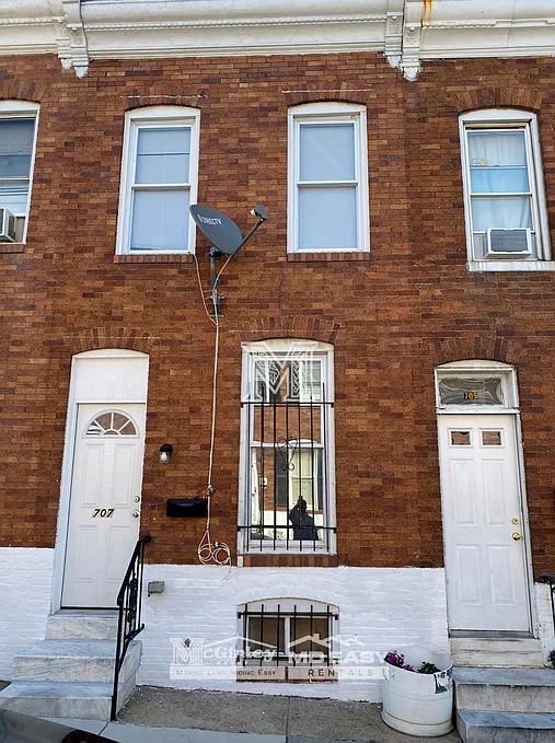 Building Photo - 799 N Glover St