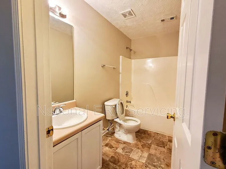 97 Livingston Ln — Photo 14