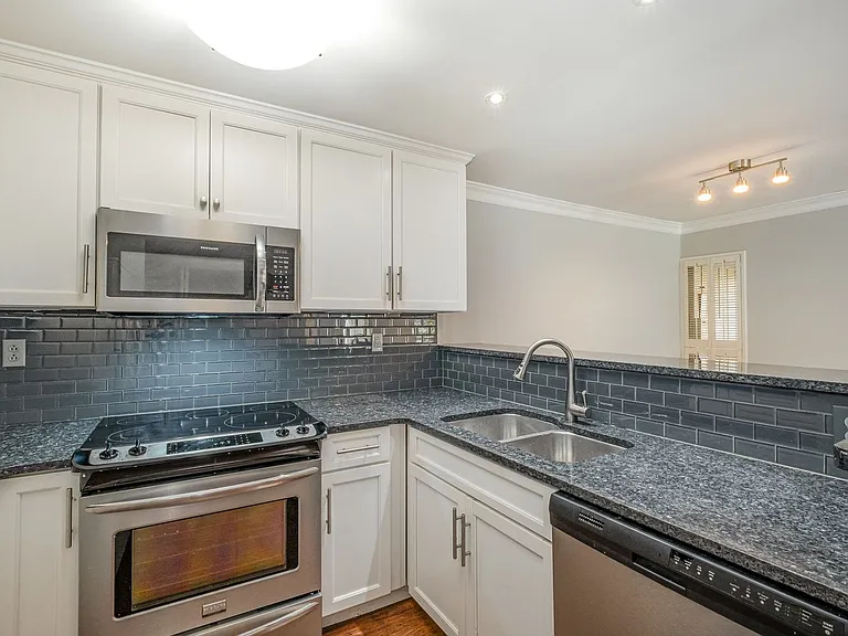 116 Harding Pl #3 — Photo 5