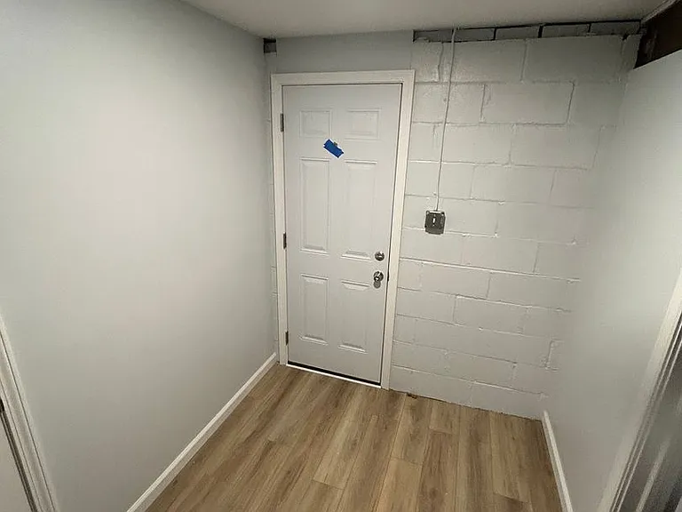 506 Crescent Boulevard Ext — Photo 45
