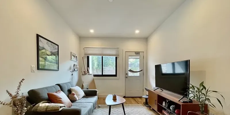 Rented by RELI.NOW CORP | media 9