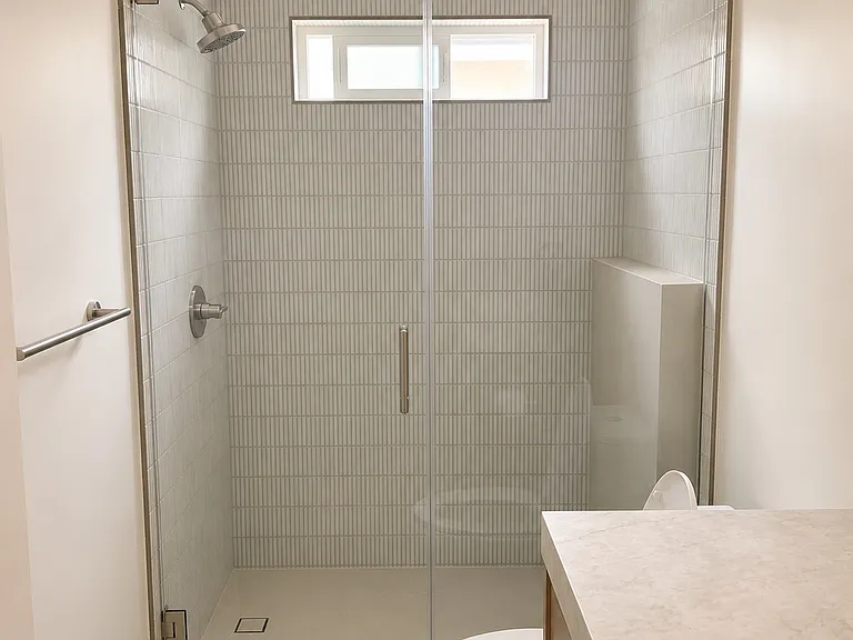 6500 Hayvenhurst Ave — Photo 5